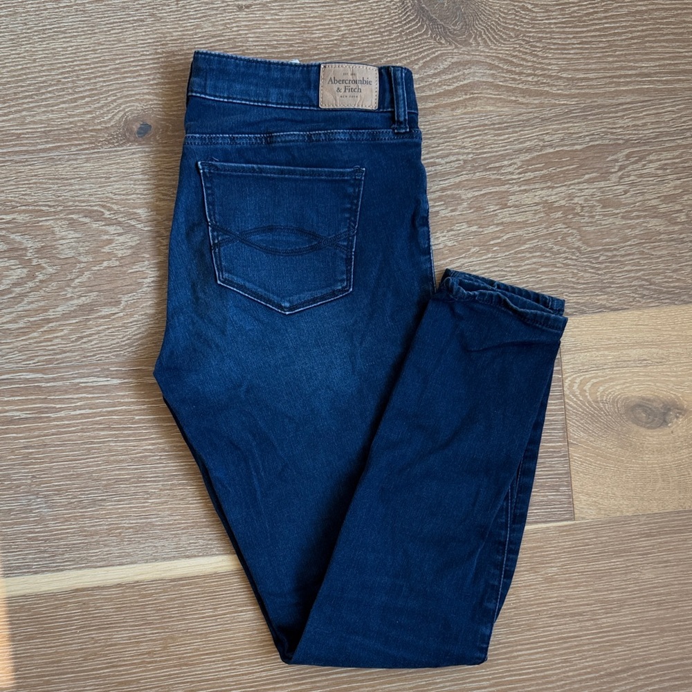 Abercrombie & Fitch Women's Dark Blue Skinny Jeans